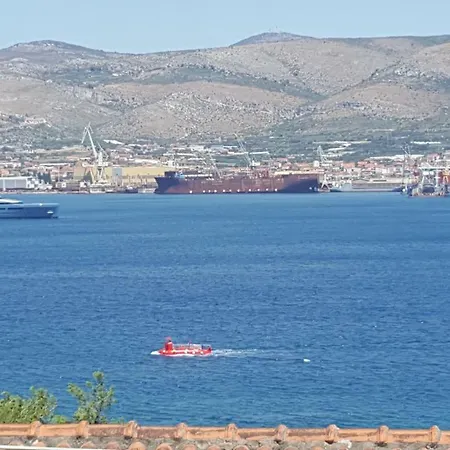 Διαμέρισμα Tamara Τρογκίρ