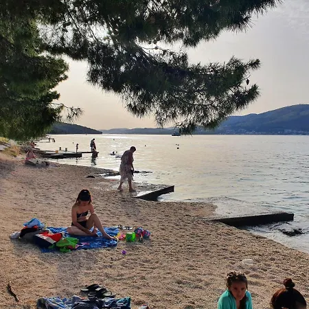 Tamara * 特罗吉尔